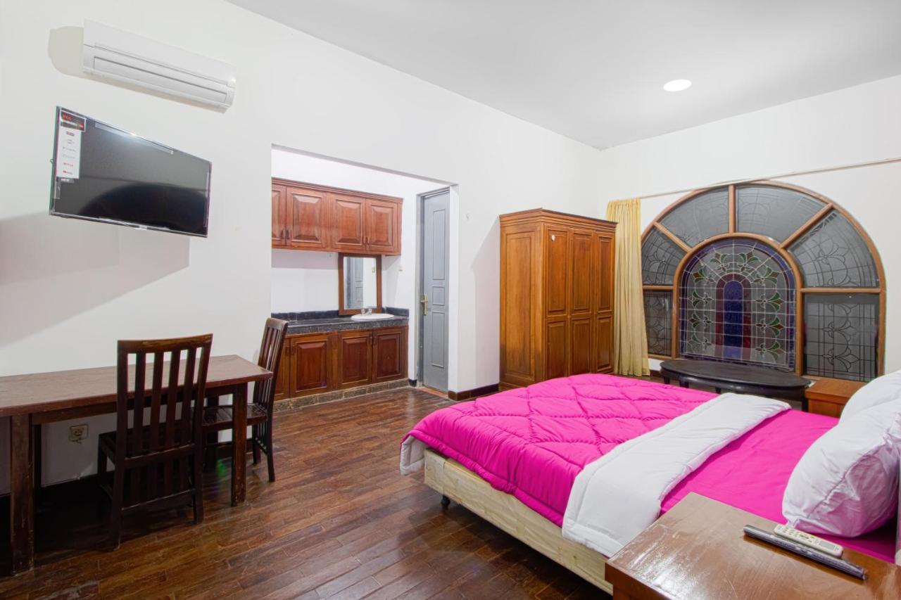 Tobana House Bintaro Hotel Jakarta Luaran gambar