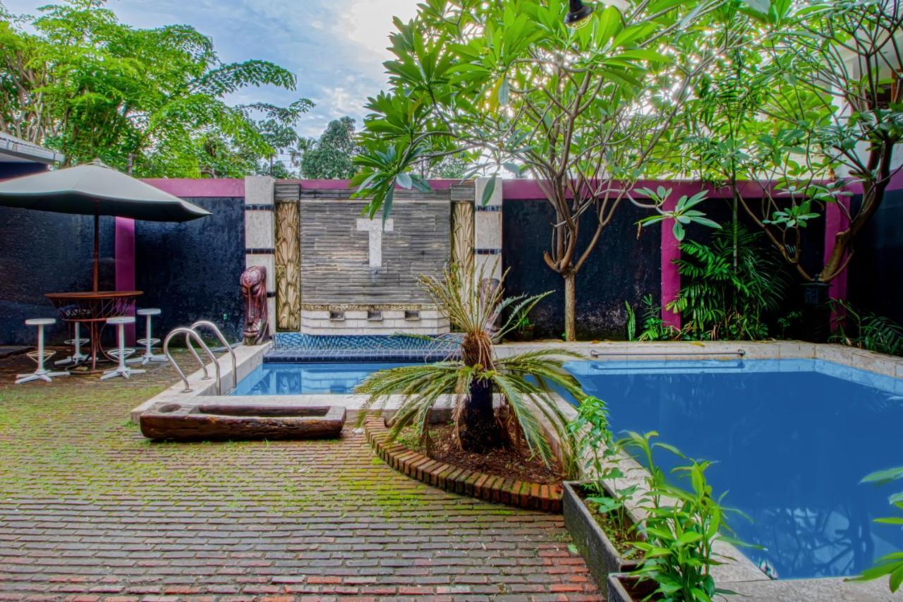 Tobana House Bintaro Hotel Jakarta Luaran gambar