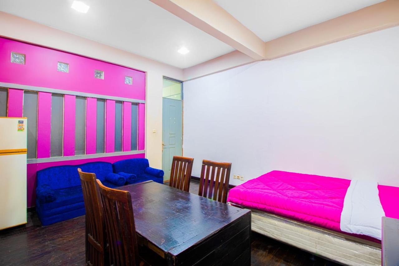 Tobana House Bintaro Hotel Jakarta Luaran gambar